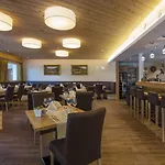 Hotel Landhaus Hotel 4*