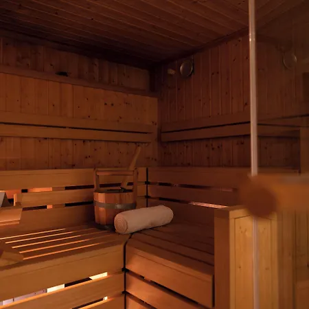 Hotel Landhaus Hotel 4*