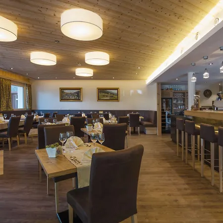 Hotel Landhaus Otel 4*