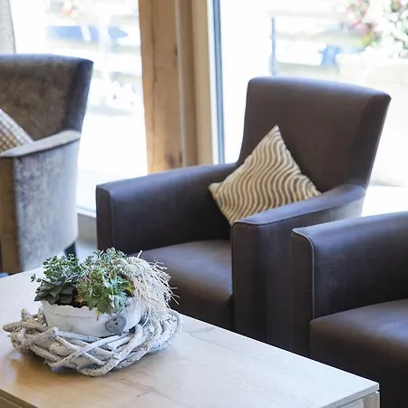 Hotel Landhaus Hotel 4*